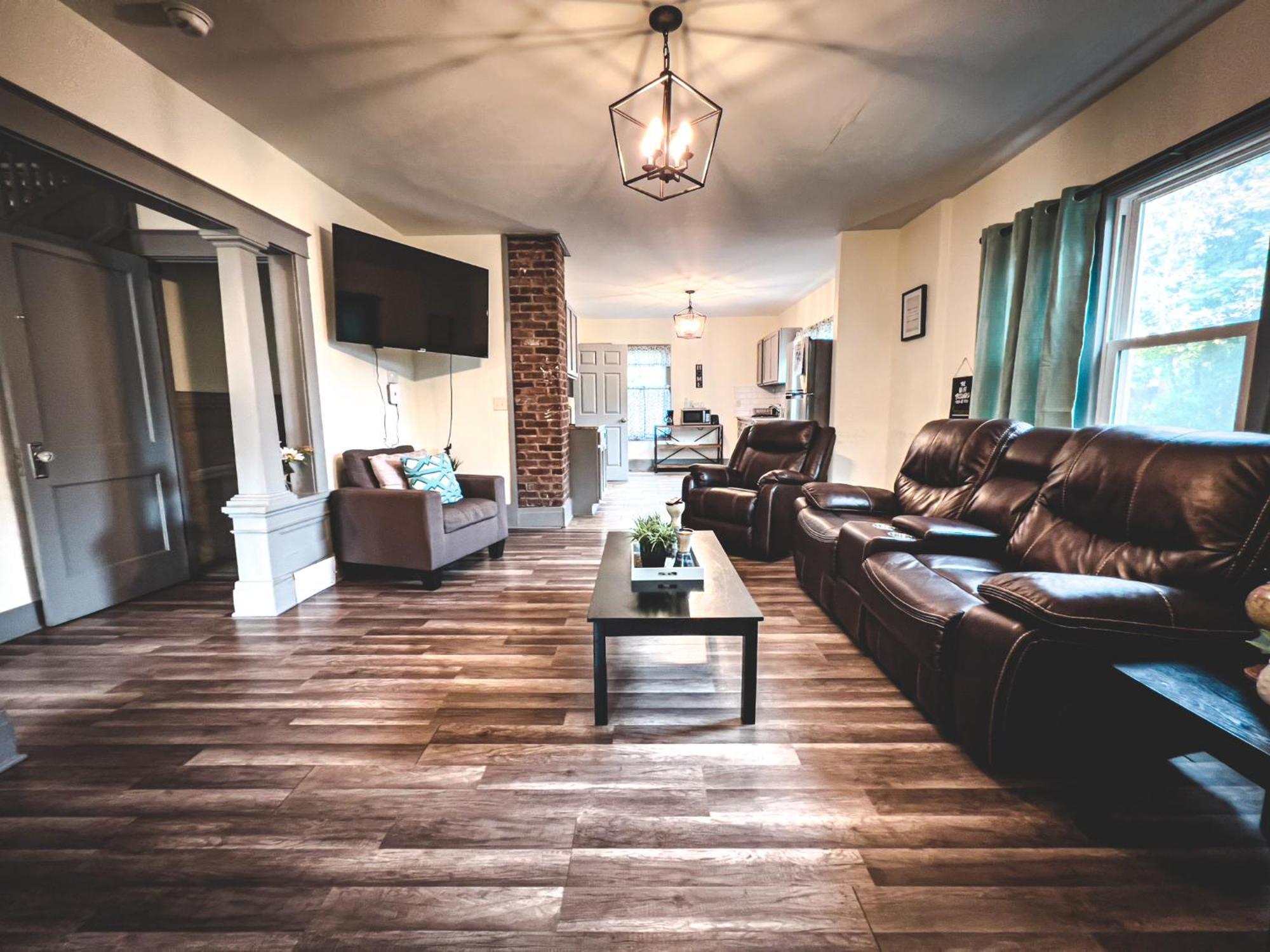 The Trotter Manor: Cozy Retreat Near Niagara Falls Exterior photo